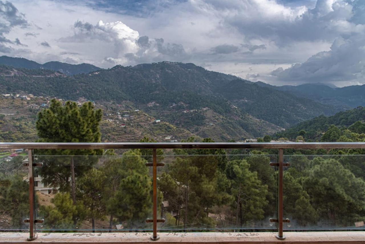 The Western Heights I Serviced Apartments I Pvt Balcony I Lift I Peacefull Area I Family Accomodation I Kasauli I By Exotic Stays Exterior foto