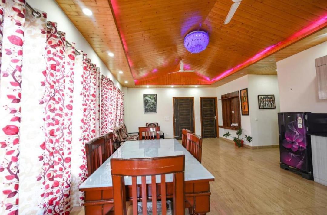 The Western Heights I Serviced Apartments I Pvt Balcony I Lift I Peacefull Area I Family Accomodation I Kasauli I By Exotic Stays Exterior foto