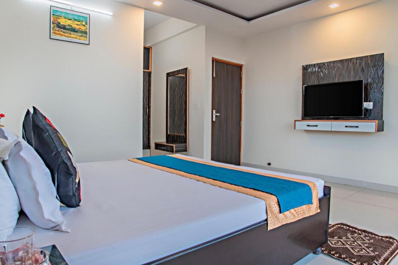 The Western Heights I Serviced Apartments I Pvt Balcony I Lift I Peacefull Area I Family Accomodation I Kasauli I By Exotic Stays Exterior foto