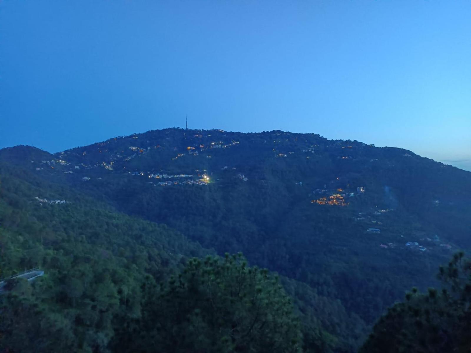 The Western Heights I Serviced Apartments I Pvt Balcony I Lift I Peacefull Area I Family Accomodation I Kasauli I By Exotic Stays Exterior foto